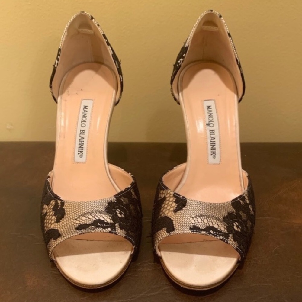 Manolo Blahnik pumps *sale does not apply
